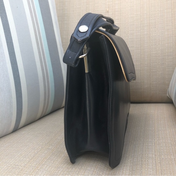 Vintage Early 80’s Black leather Adjustable Strap Small Shoulder Messenger Bag - Picture 5 of 17